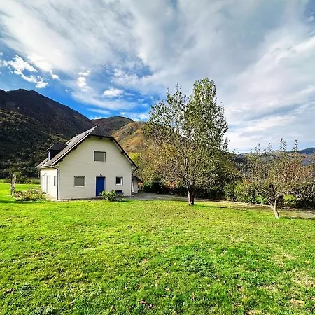 Belle Maison Confort, Vue Exceptionnelle ! * Aste-Beon